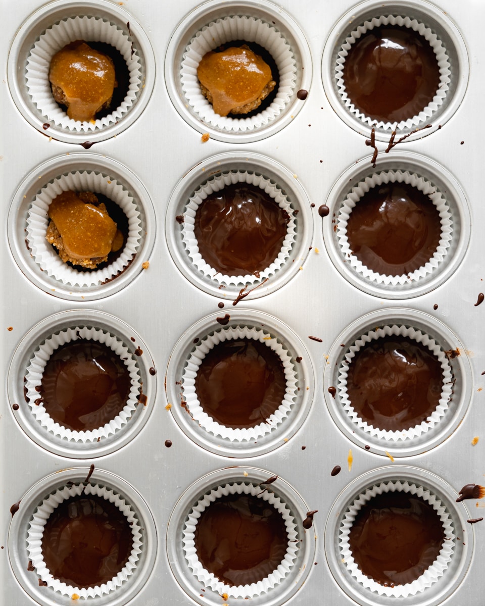 how to make chocolate chip cookie dough cups.