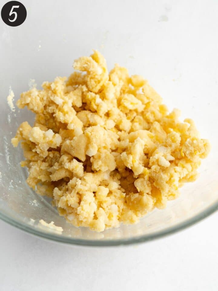 lemon crumble in a bowl.